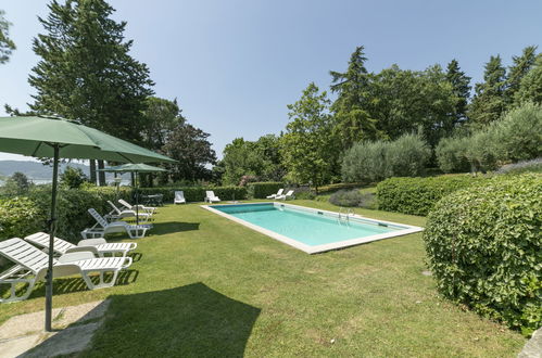 Foto 3 - Casa de 6 habitaciones en Magione con piscina privada y vistas a la montaña