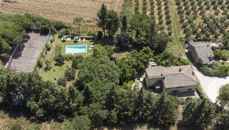 Foto 1 - Casa de 6 habitaciones en Magione con piscina privada y vistas a la montaña