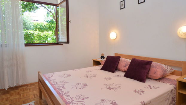 Apartment mit 2 Schlafzimmern in Sibenik mit garten und terrasse - Foto 4
