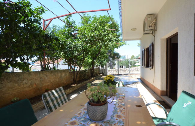 Apartment mit 2 Schlafzimmern in Sibenik mit garten und terrasse - Foto 12