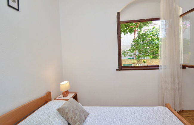 Apartment mit 2 Schlafzimmern in Sibenik mit garten und terrasse - Foto 9