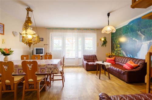Foto 15 - Casa con 4 camere da letto a Balatonmáriafürdő con giardino e terrazza