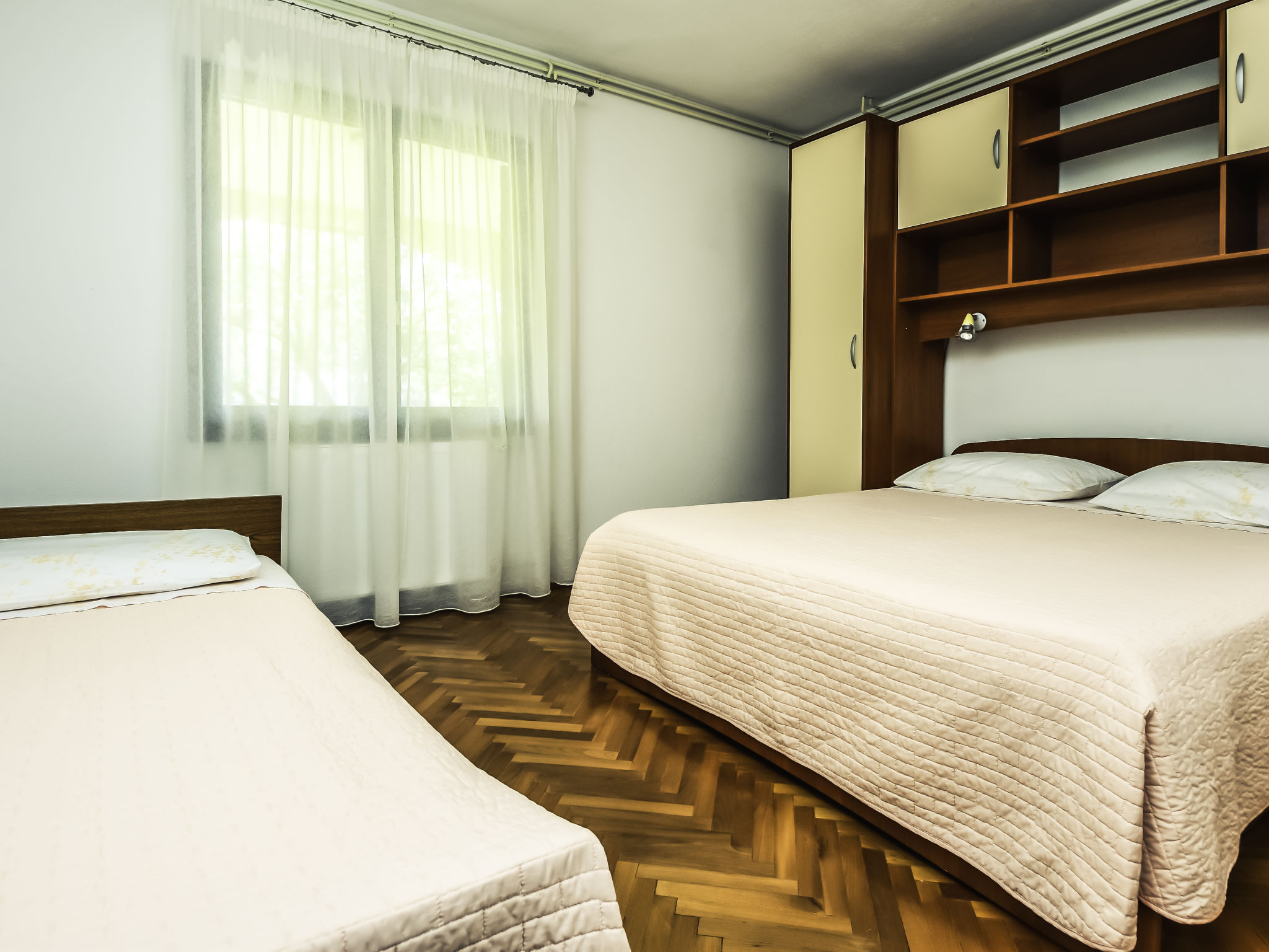 Foto 10 - Appartamento con 2 camere da letto a Vir con giardino e vista mare