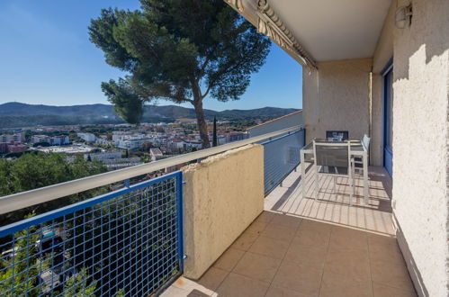 Photo 16 - 2 bedroom Apartment in Le Lavandou with garden and sea view