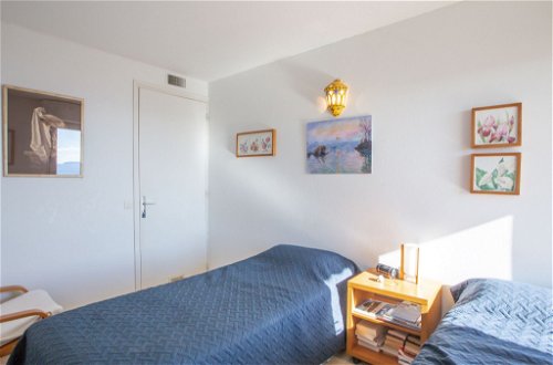 Foto 11 - Apartamento de 2 habitaciones en Le Lavandou con jardín y vistas al mar