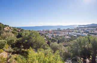 Foto 2 - Apartamento de 2 habitaciones en Le Lavandou con jardín y vistas al mar