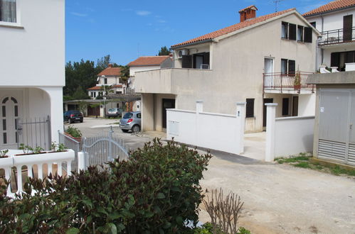 Foto 12 - Casa de 2 habitaciones en Poreč con vistas al mar