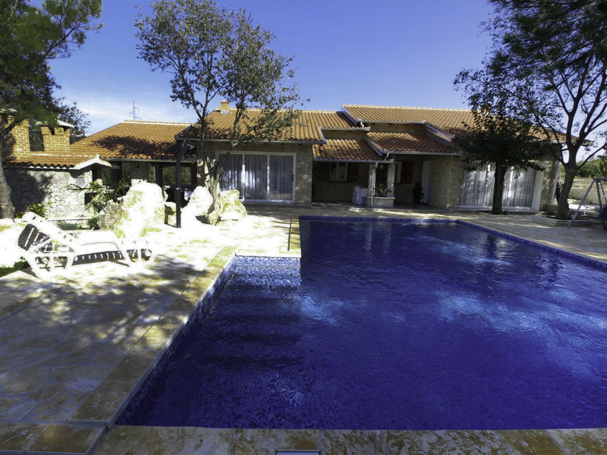 Foto 3 - Casa de 4 quartos em Obrovac com piscina privada e jardim