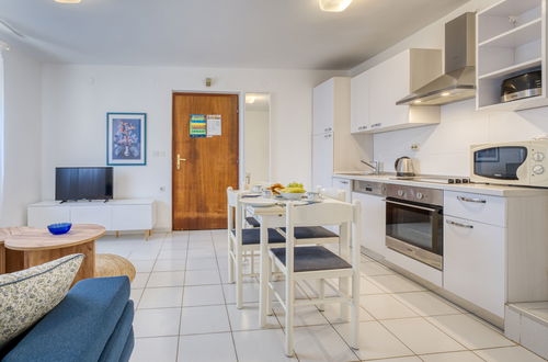 Photo 20 - Appartement de 2 chambres à Omišalj avec jardin et terrasse
