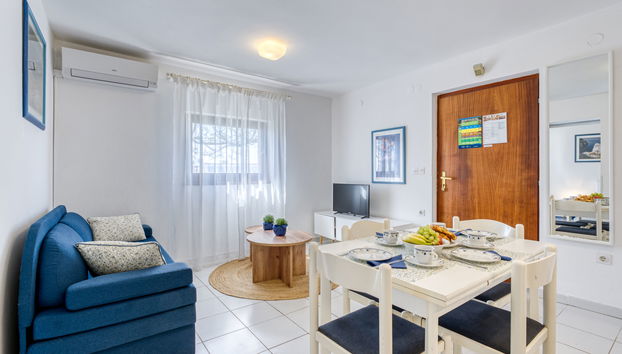 Apartment mit 3 Schlafzimmern in Omišalj mit garten und terrasse - Foto 3
