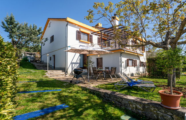 Apartamento de 3 quartos em Omišalj com jardim e terraço - Foto 1