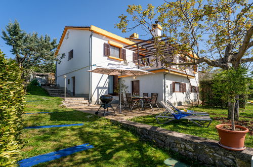Photo 1 - Appartement de 2 chambres à Omišalj avec jardin et terrasse