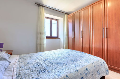 Foto 27 - Casa con 2 camere da letto a Ližnjan con piscina privata e giardino