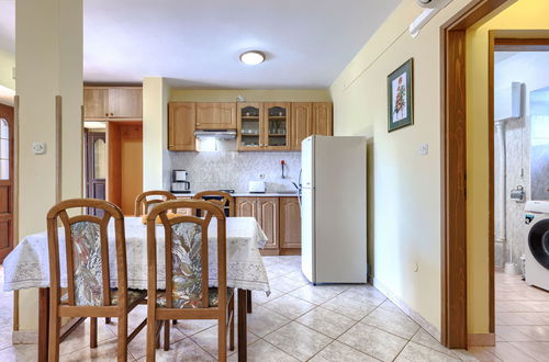 Foto 17 - Casa con 2 camere da letto a Ližnjan con piscina privata e giardino