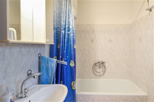 Foto 18 - Casa con 2 camere da letto a Ližnjan con piscina privata e vista mare