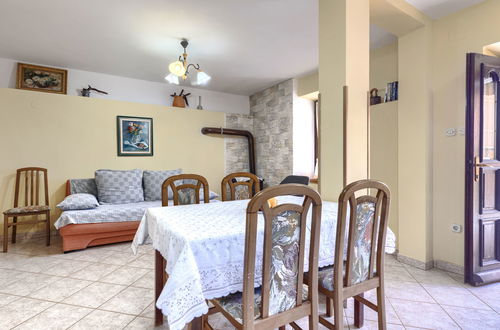 Foto 16 - Casa con 2 camere da letto a Ližnjan con piscina privata e giardino