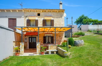 Foto 3 - Casa con 2 camere da letto a Ližnjan con piscina privata e giardino