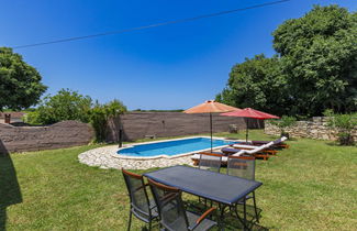 Foto 2 - Casa con 2 camere da letto a Ližnjan con piscina privata e giardino