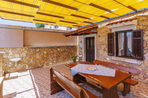 Foto 11 - Casa con 2 camere da letto a Ližnjan con piscina privata e giardino