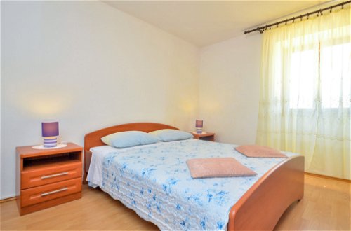 Foto 4 - Casa con 2 camere da letto a Ližnjan con piscina privata e vista mare