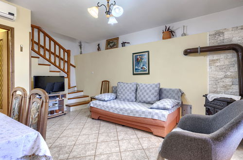 Foto 5 - Casa con 2 camere da letto a Ližnjan con piscina privata e giardino