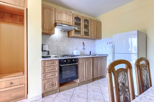 Foto 20 - Casa con 2 camere da letto a Ližnjan con piscina privata e giardino