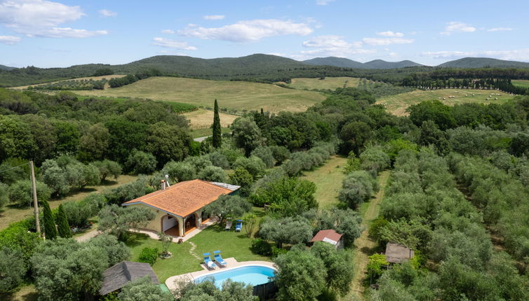 Photo 1 - Maison de 2 chambres à Bibbona avec piscine privée et jardin