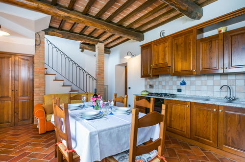 Photo 10 - 2 bedroom House in Volterra with swimming pool and garden