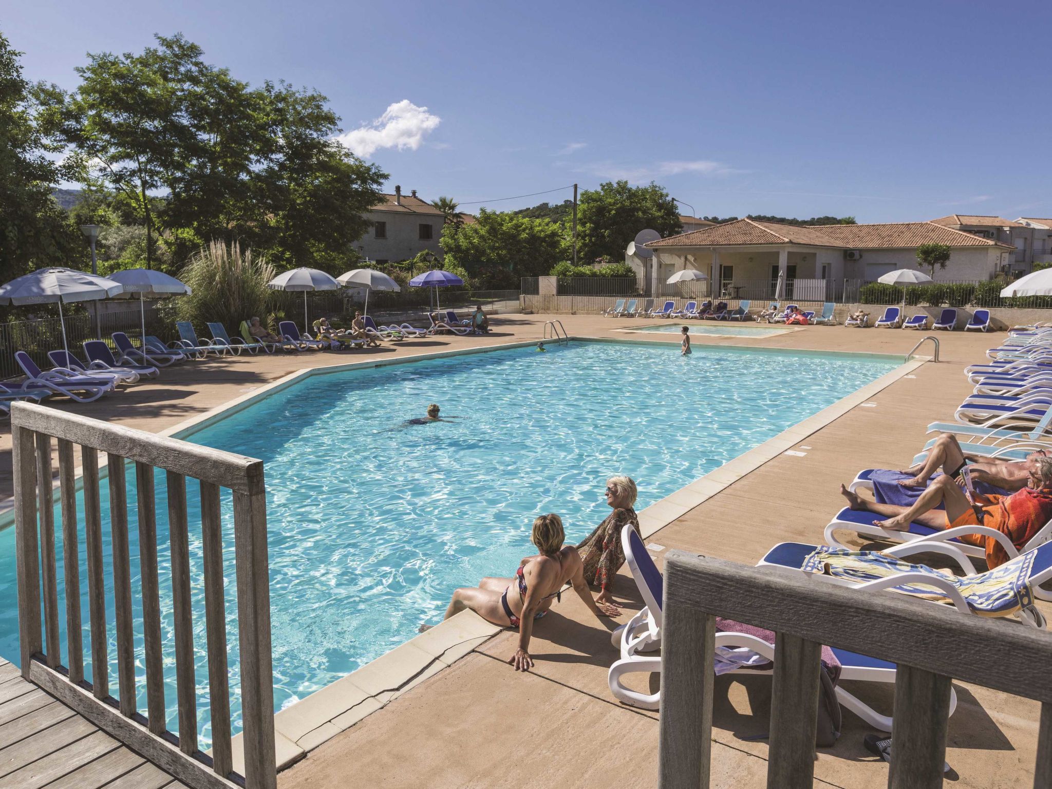 Foto 2 - Appartamento con 2 camere da letto a Poggio-Mezzana con piscina e giardino