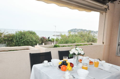 Foto 15 - Appartamento con 2 camere da letto a Cavalaire-sur-Mer con terrazza