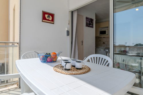 Photo 17 - 1 bedroom Apartment in Fleury with swimming pool and terrace