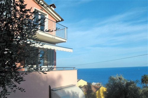 Photo 20 - Appartement de 1 chambre à Imperia avec jardin et vues à la mer