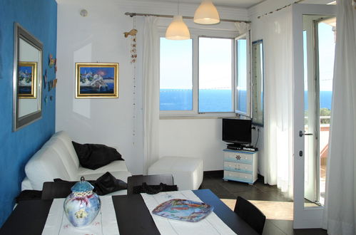 Foto 4 - Apartment mit 1 Schlafzimmer in Imperia mit garten und blick aufs meer