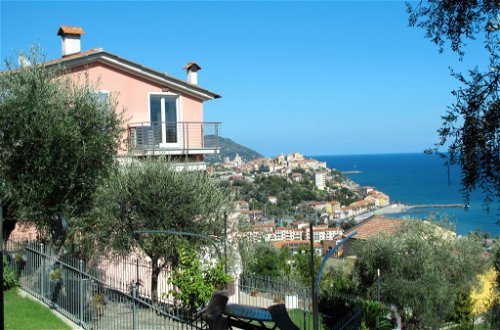 Foto 21 - Apartamento de 1 habitación en Imperia con jardín y vistas al mar
