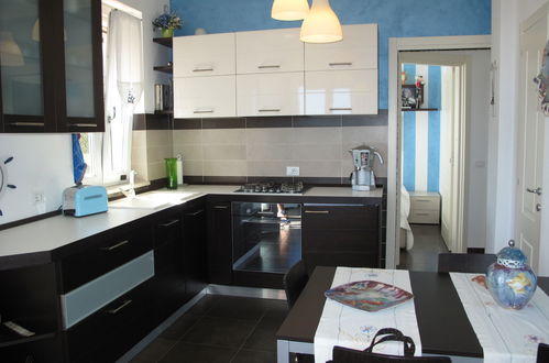 Photo 13 - 1 bedroom Apartment in Imperia with garden and terrace