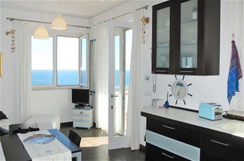 Foto 6 - Apartamento de 1 quarto em Imperia com jardim e vistas do mar