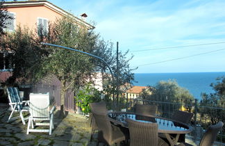 Foto 3 - Appartamento con 1 camera da letto a Imperia con giardino e vista mare