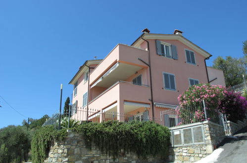 Photo 19 - 1 bedroom Apartment in Imperia with garden and terrace