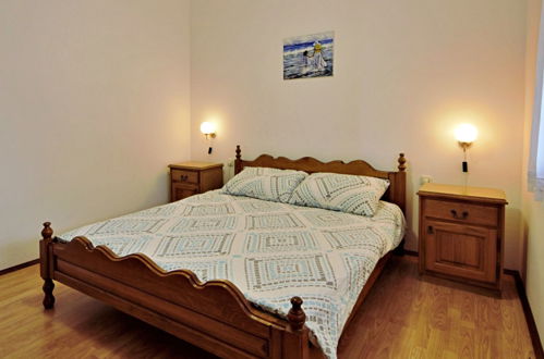 Foto 14 - Appartamento con 2 camere da letto a Tisno con terrazza e vista mare