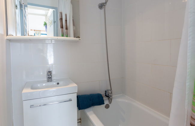 Casa de 3 quartos em Le Lavandou com piscina e jardim - Foto 17