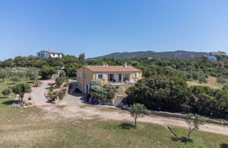 Photo 2 - Maison de 3 chambres à Arzachena avec jardin et vues à la mer