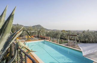 Photo 2 - Maison de 2 chambres à Pieve a Nievole avec piscine et jardin