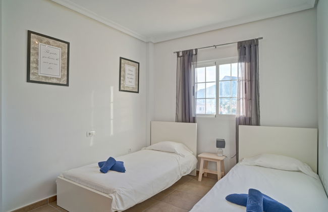 Casa de 5 quartos em Calp com piscina e jardim - Foto 13