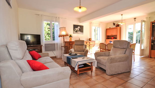 4 bedroom House in Saint-Rémy-de-Provence with garden and terrace - Photo 2
