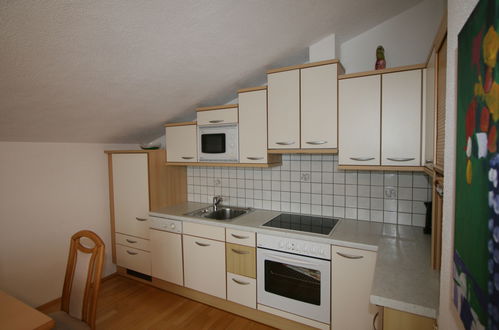 Photo 1 - Appartement de 1 chambre à Fügen avec vues sur la montagne