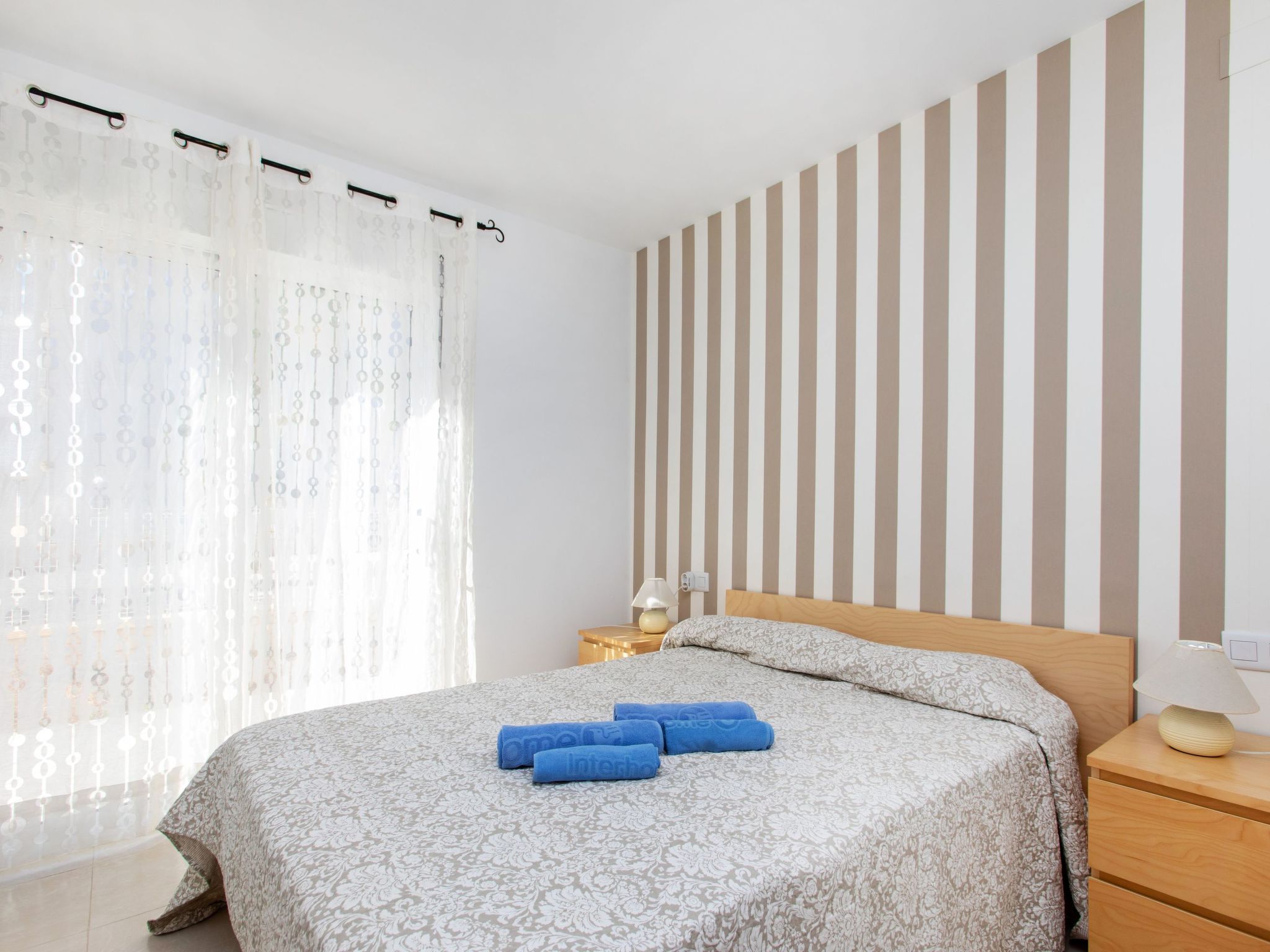 Foto 5 - Appartamento con 2 camere da letto a Mont-roig del Camp con piscina e vista mare