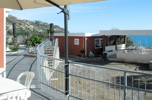 Photo 29 - Maison de 2 chambres à San Lorenzo al Mare avec jardin et terrasse