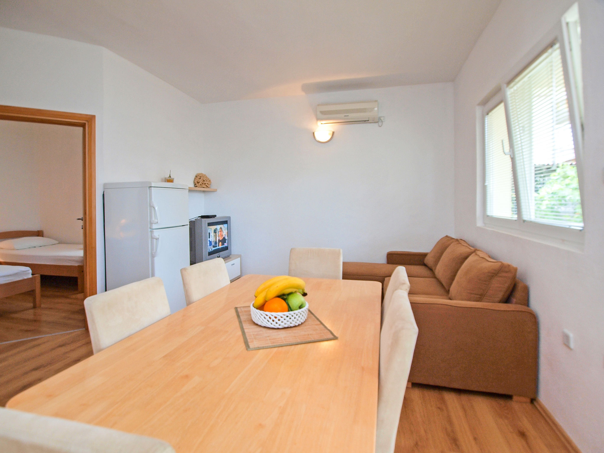 Foto 7 - Apartamento de 2 quartos em Sibenik com piscina privada e jardim