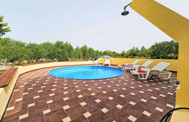 Apartamento de 3 quartos em Sibenik com piscina privada e jardim - Foto 16