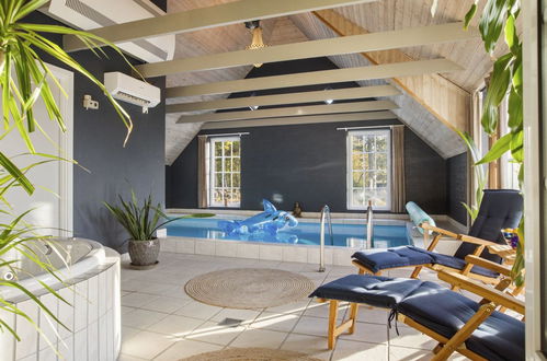 Photo 3 - Maison de 6 chambres à Væggerløse avec piscine privée et terrasse